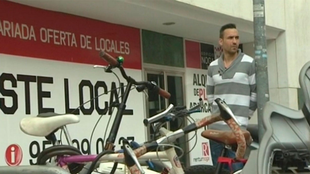 Mesa de redacción: El chico que robó una bici hace 8 años evita la cárcel por segunda vez Mesa de redacción: El chico que robó una bici hace 8 años evita la cárcel por segunda vez