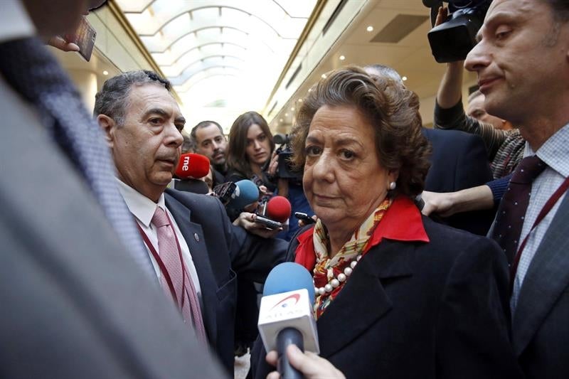 Barberá, sobre el expediente informativo: "Son cosas que están en los estatutos y punto final" Barberá, sobre el expediente informativo: "Son cosas que están en los estatutos y punto final"