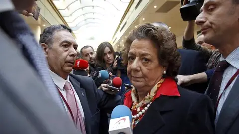 La senadora y exalcaldesa de Valencia, Rita Barberá, a su llegada al Senado La senadora y exalcaldesa de Valencia, Rita Barberá, a su llegada al Senado