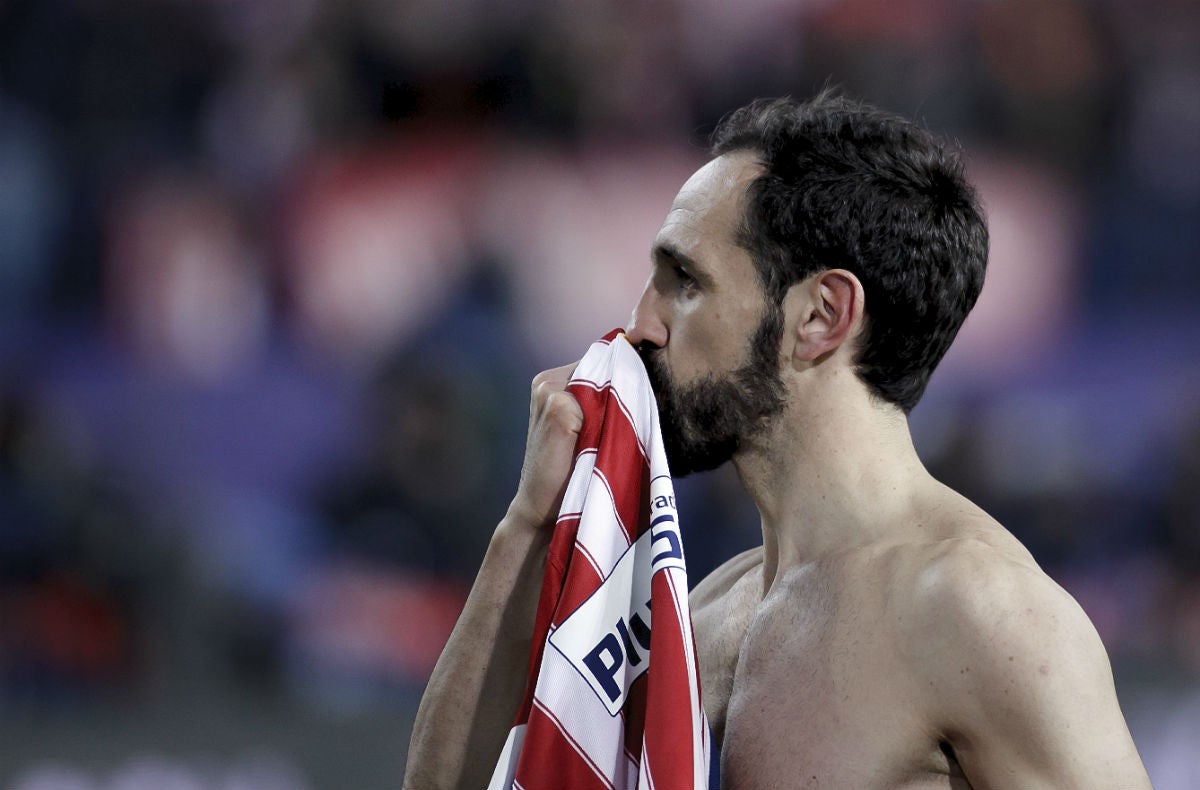 Juanfran: "Pisar el Vicente Calderón es la sensación más grande que he tenido como profesional" Juanfran: "Pisar el Vicente Calderón es la sensación más grande que he tenido como profesional"