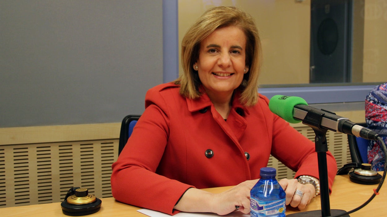 Fátima Báñez: "Vamos a dejar que Rita Barberá se explique y luego se tomarán decisiones” Fátima Báñez: "Vamos a dejar que Rita Barberá se explique y luego se tomarán decisiones”