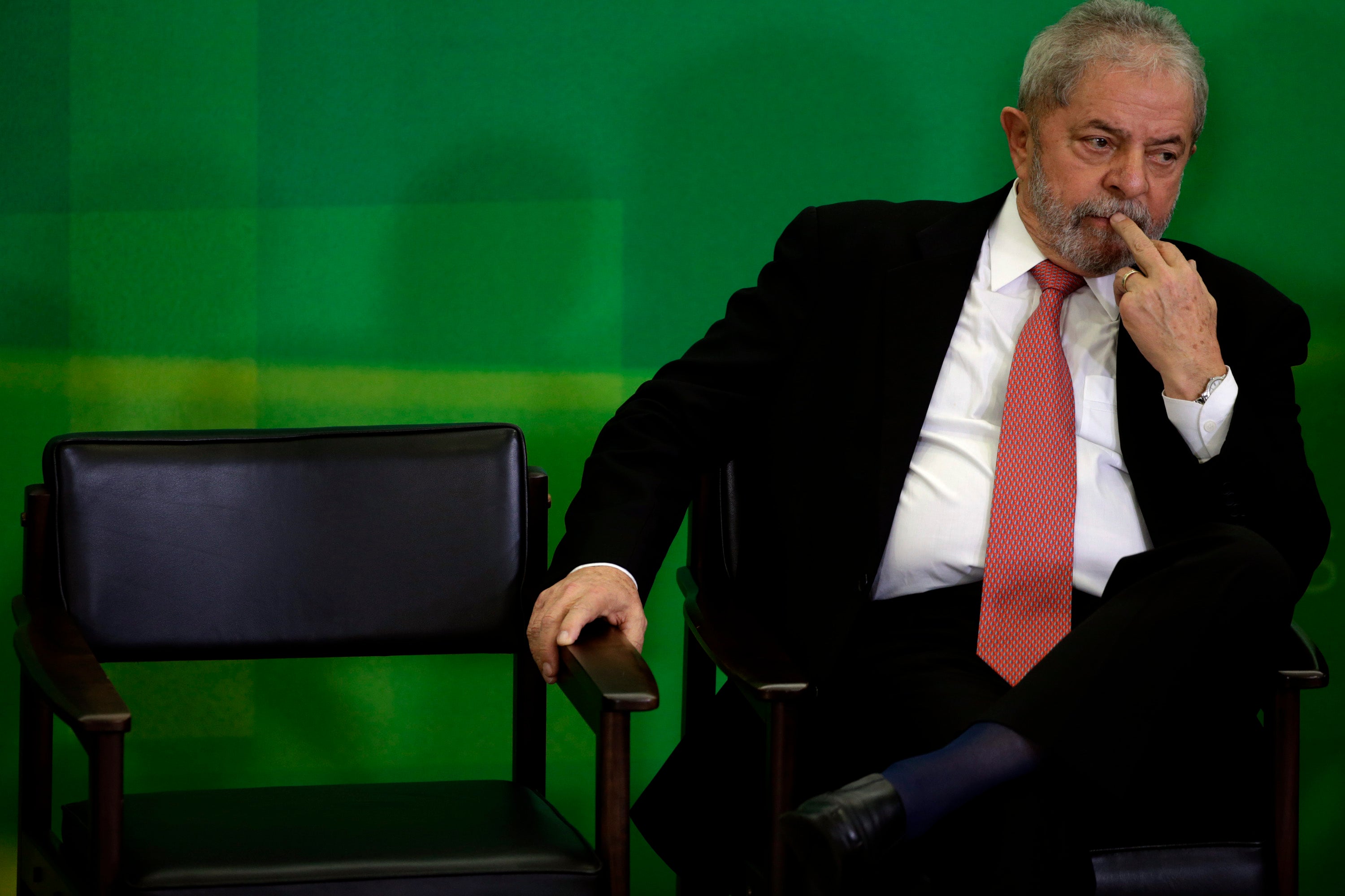 Lula da Silva dice sufrir una "masacre diaria" y acusa a los fiscales de destruir Brasil Lula da Silva dice sufrir una "masacre diaria" y acusa a los fiscales de destruir Brasil