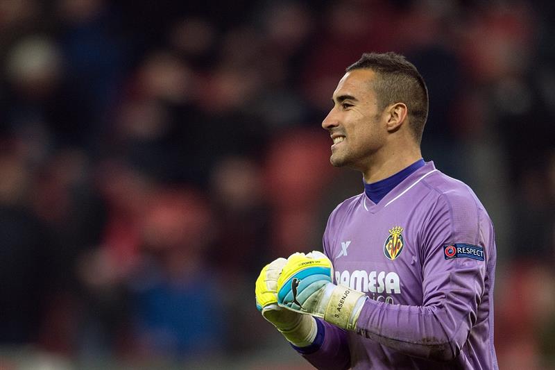 Sergio Asenjo vuelve a la convocatoria del Villarreal 267 días después de romperse el cruzado Sergio Asenjo vuelve a la convocatoria del Villarreal 267 días después de romperse el cruzado
