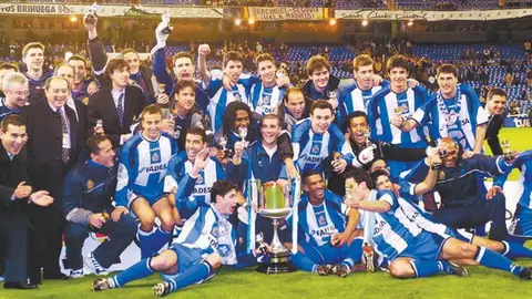 El Deportivo celebra su victoria en el 'centenariazo' El Deportivo celebra su victoria en el 'centenariazo'