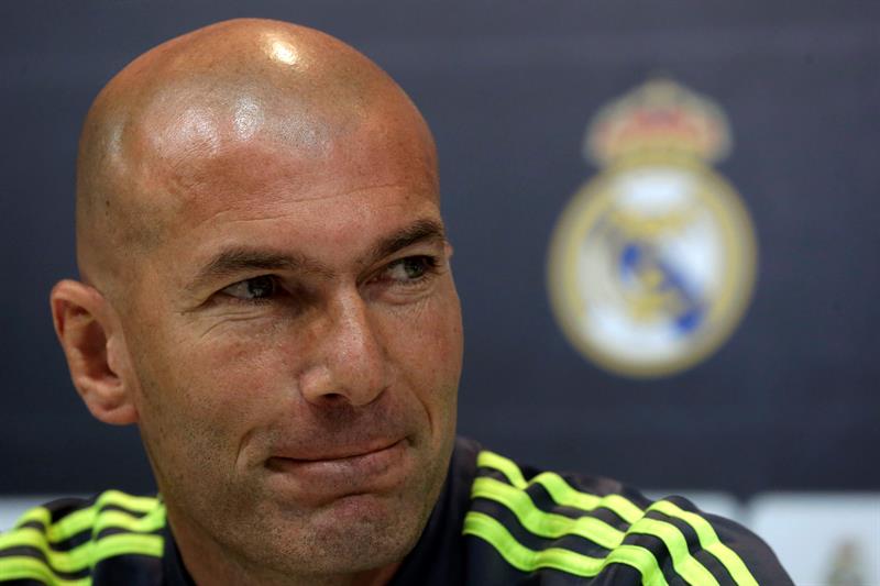 Zinedine Zidane: "Cristiano entrena al máximo para estar ante el City, pero no lo puedo asegurar" Zinedine Zidane: "Cristiano entrena al máximo para estar ante el City, pero no lo puedo asegurar"