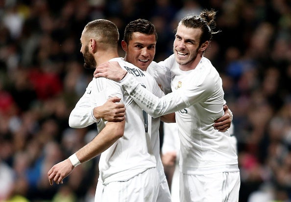 Análisis: El Real Madrid golea y el Barcelona empata con polémica arbitral Análisis: El Real Madrid golea y el Barcelona empata con polémica arbitral
