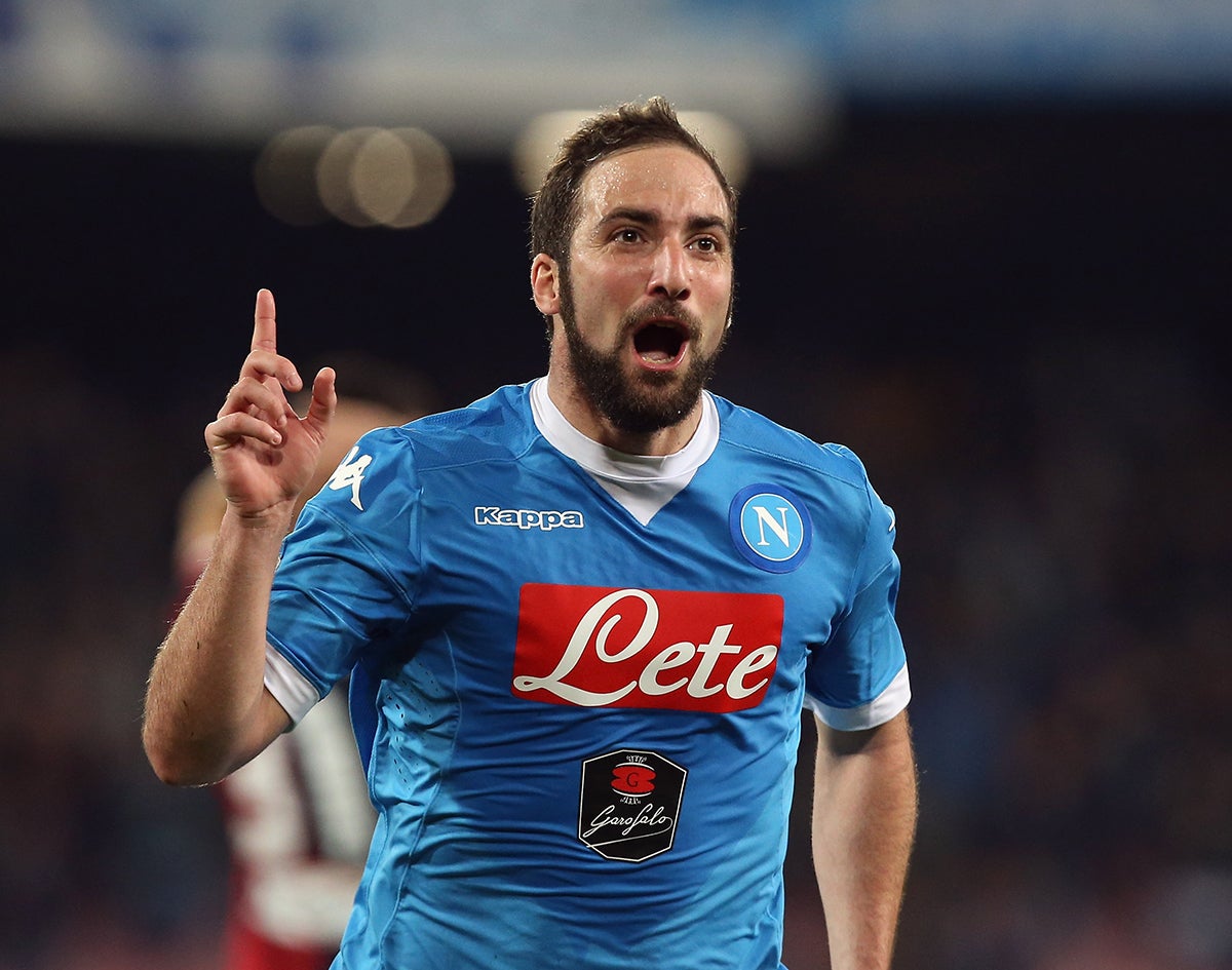 El presidente del Nápoles desmiente los rumores sobre el fichaje de Higuaín por la Juventus El presidente del Nápoles desmiente los rumores sobre el fichaje de Higuaín por la Juventus