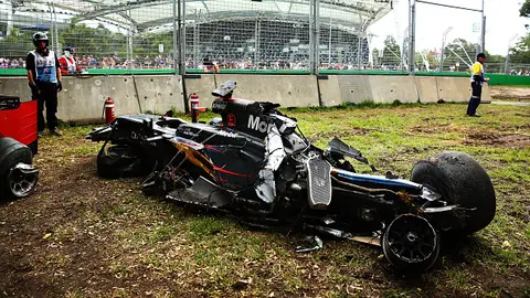 Así quedó el coche de Alonso tras el accidente de Australia Así quedó el coche de Alonso tras el accidente de Australia