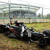 Así quedó el coche de Alonso tras el accidente de Australia