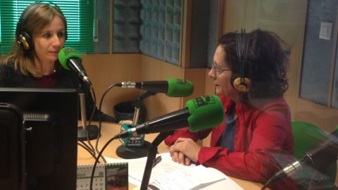 Susana Pedreira conversa con Mar&iacute;a Xes&uacute;s L&oacute;pez Escudeiro entorno o programa "A Memoria das Mulleres"