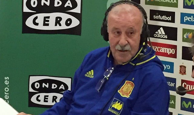 Del Bosque: "Se cuestiona que por el derbi damos permiso a Iniesta o Busquets y no es así" Del Bosque: "Se cuestiona que por el derbi damos permiso a Iniesta o Busquets y no es así"