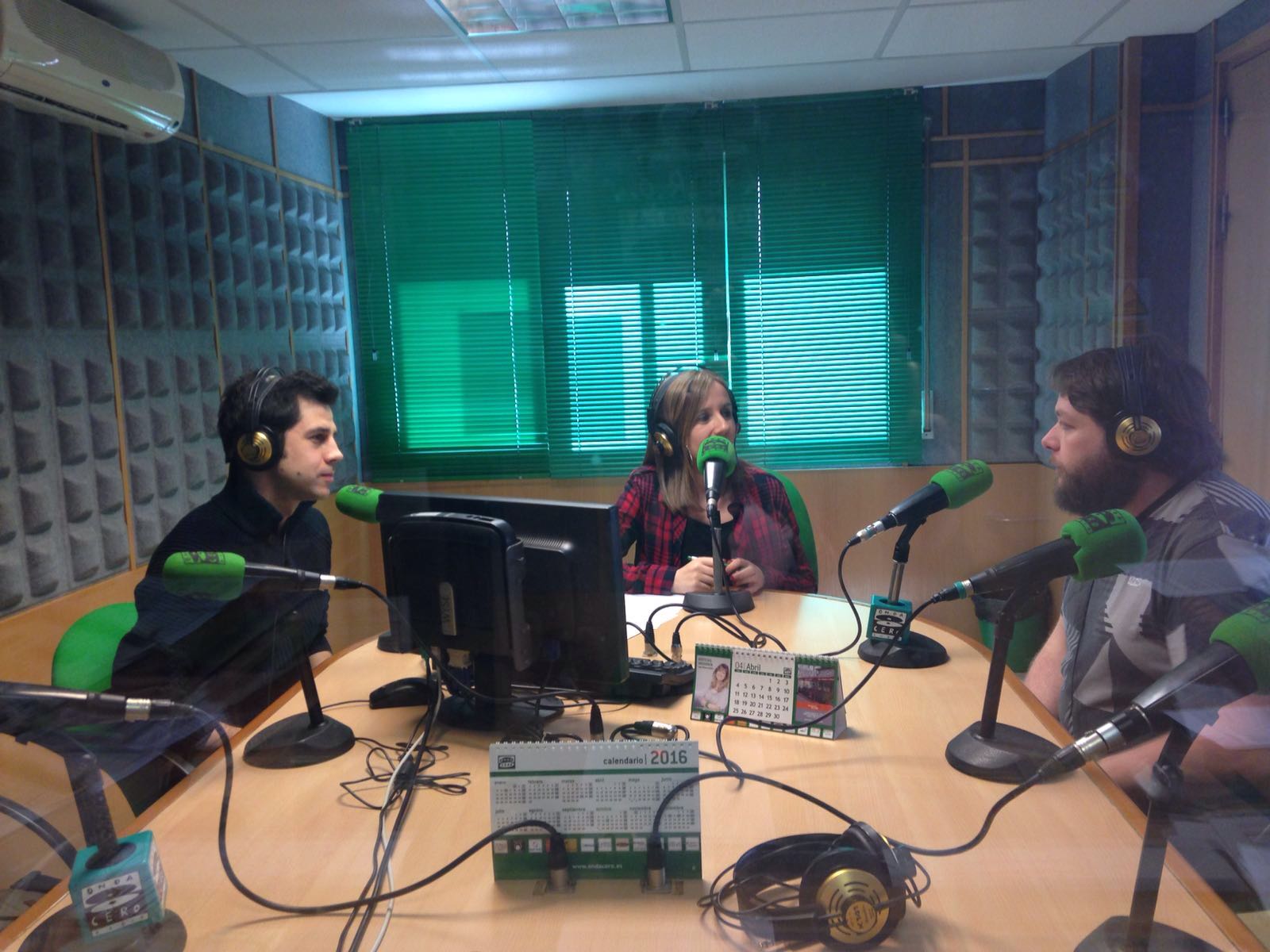 Onion Smile en Pontevedra en la Onda con Susana Pedreira 22-03-2016 Onion Smile en Pontevedra en la Onda con Susana Pedreira 22-03-2016