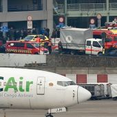 Servicios de emergencia en el aeropuerto de Bruselas