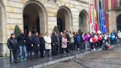 Minuto de silencio en Gijón por las víctimas de Bruselas Minuto de silencio en Gijón por las víctimas de Bruselas