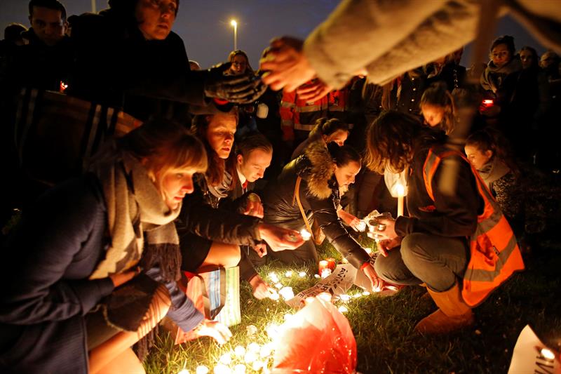 Bruselas recuerda a las víctimas del 22-M en el primer aniversario de los atentados que sacudieron la capital europea Bruselas recuerda a las víctimas del 22-M en el primer aniversario de los atentados que sacudieron la capital europea