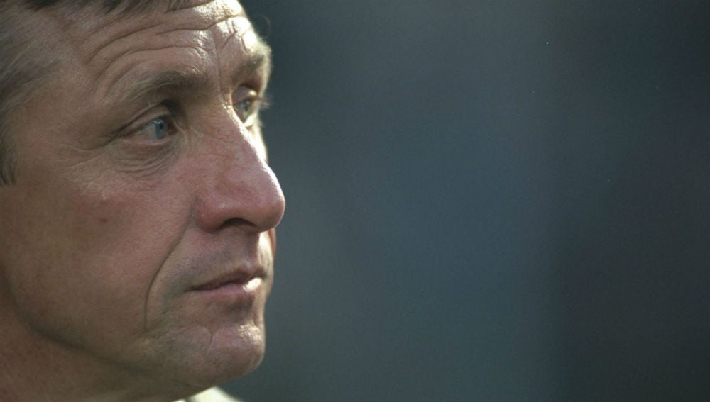 Johan Cruyff, leyenda del FC Barcelona y el fútbol mundial