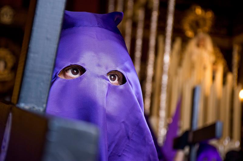 Sevilla disfruta de una Madrugá con menos aglomeraciones y sin riesgo de lluvia Sevilla disfruta de una Madrugá con menos aglomeraciones y sin riesgo de lluvia