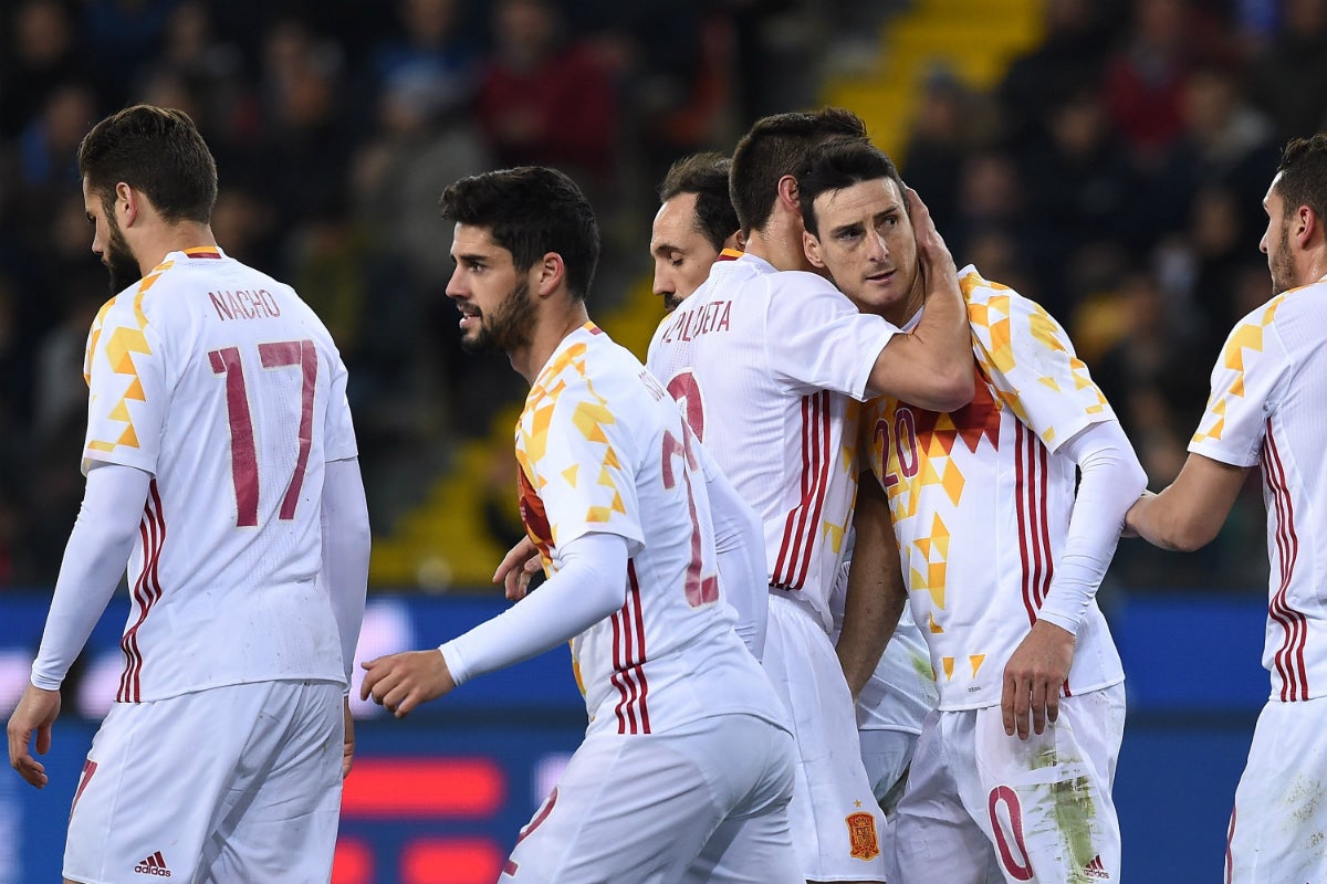 Félix José Casillas: El juego de la Selección acapara las portadas Félix José Casillas: El juego de la Selección acapara las portadas