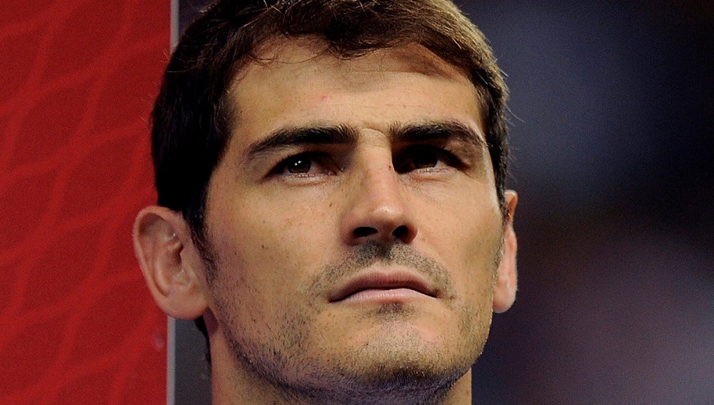 Iker Casillas en un partido con la Selección.