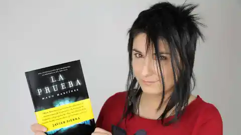 Mado Martínez con su libro 'La Prueba' Mado Martínez con su libro 'La Prueba'