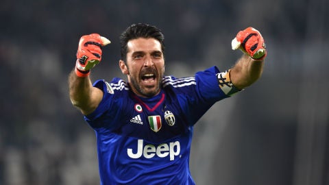 Buffon durante un partido con la Juventus