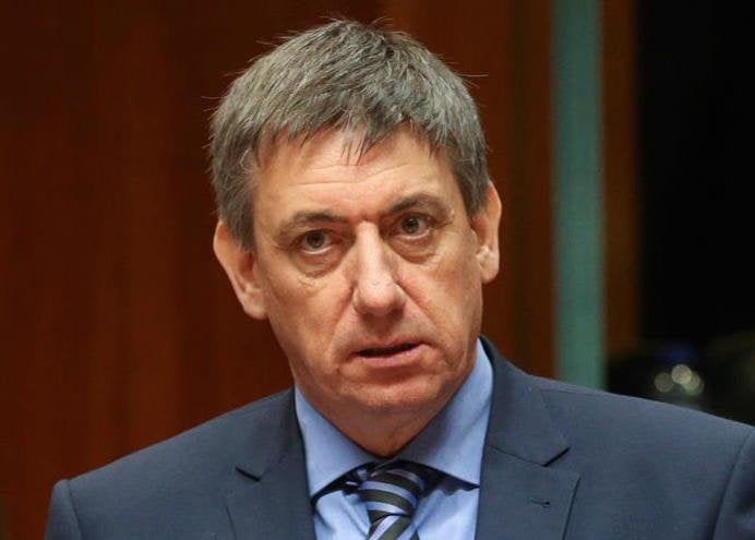 El ministerio de Interior belga identifica al terrorista abatido y dice que tenía otra bomba mayor que no explotó El ministerio de Interior belga identifica al terrorista abatido y dice que tenía otra bomba mayor que no explotó