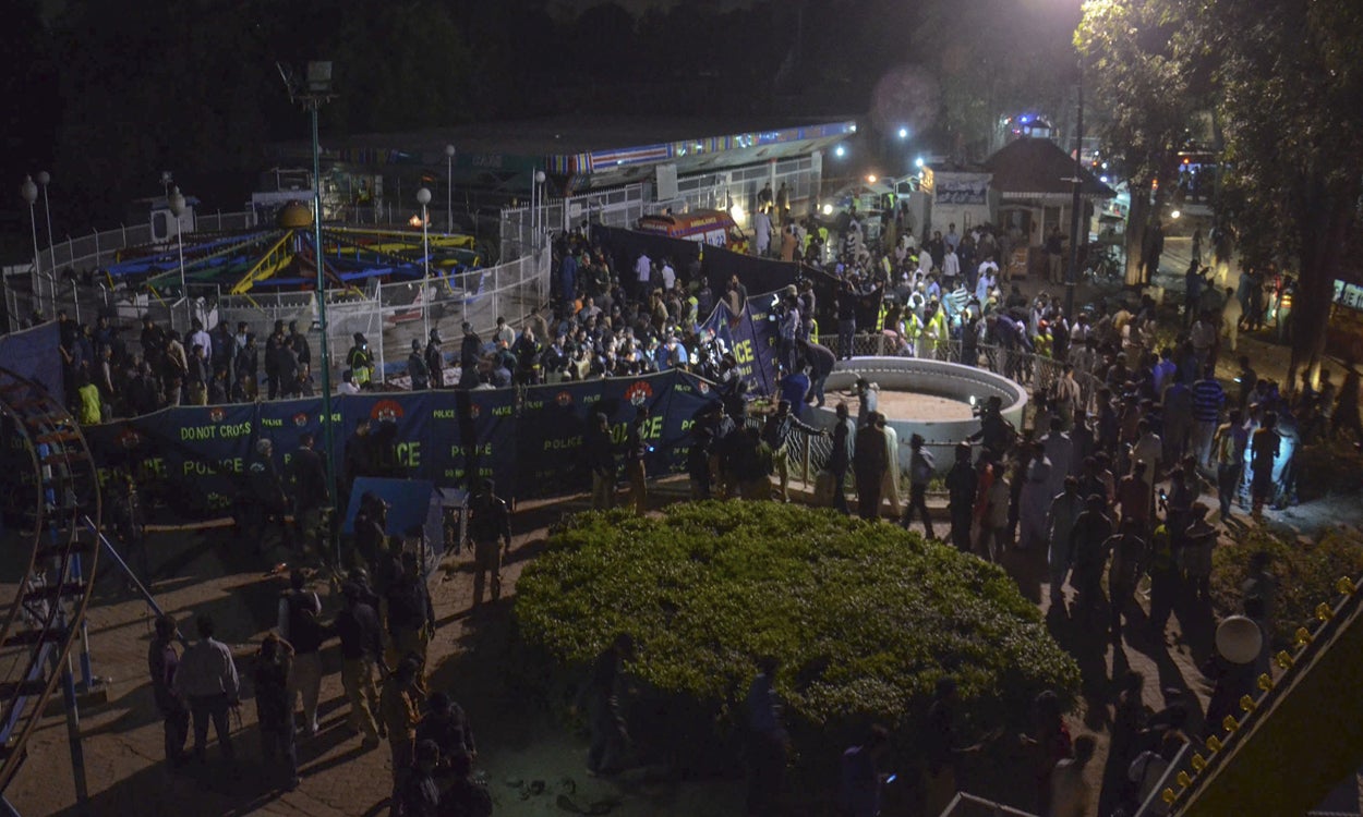 Fuentes diplomáticas confirman a Onda Cero que la embajada española trabaja para contactar con los españoles en Pakistán Fuentes diplomáticas confirman a Onda Cero que la embajada española trabaja para contactar con los españoles en Pakistán