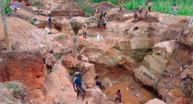 Punta Norte: El coltán de los móviles, intrahistoria de una pesadilla Punta Norte: El coltán de los móviles, intrahistoria de una pesadilla
