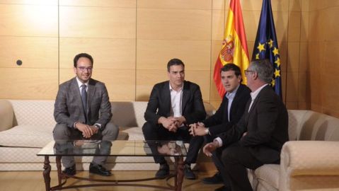 Pedro S&aacute;nchez y Antonio Hernando se re&uacute;nen con Albert Rivera y Jos&eacute; Manuel Villegas