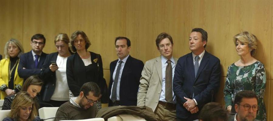 Los concejales del PP de Madrid irrumpen en la rueda de prensa. Los concejales del PP de Madrid irrumpen en la rueda de prensa.