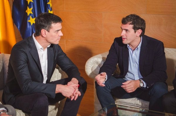Albert Rivera y Pedro Sánchez, los políticos mejor valorados, según el CIS Albert Rivera y Pedro Sánchez, los políticos mejor valorados, según el CIS