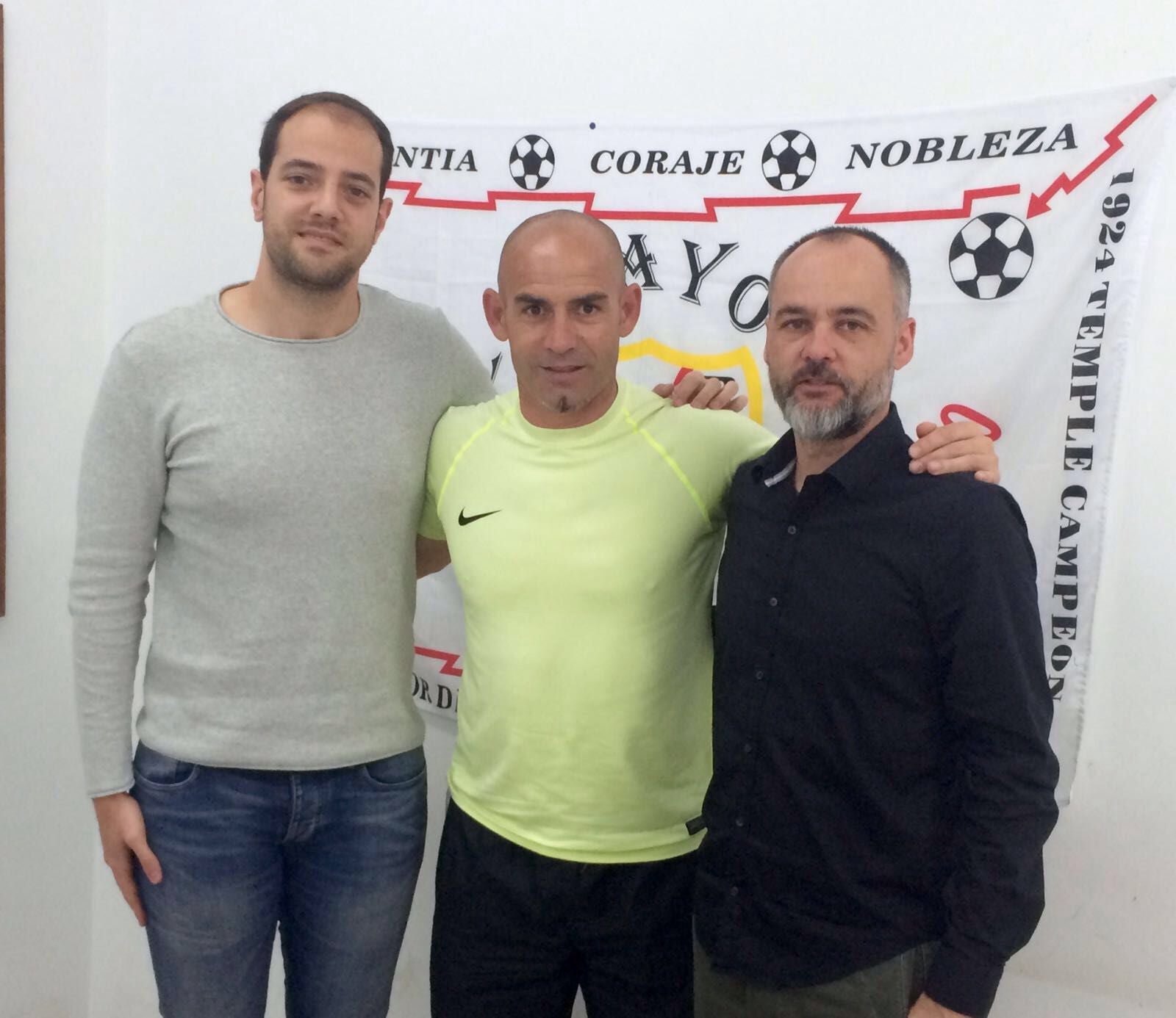Paco Jémez: "El único equipo que tiene una oferta para que yo le entrene es el Rayo" Paco Jémez: "El único equipo que tiene una oferta para que yo le entrene es el Rayo"