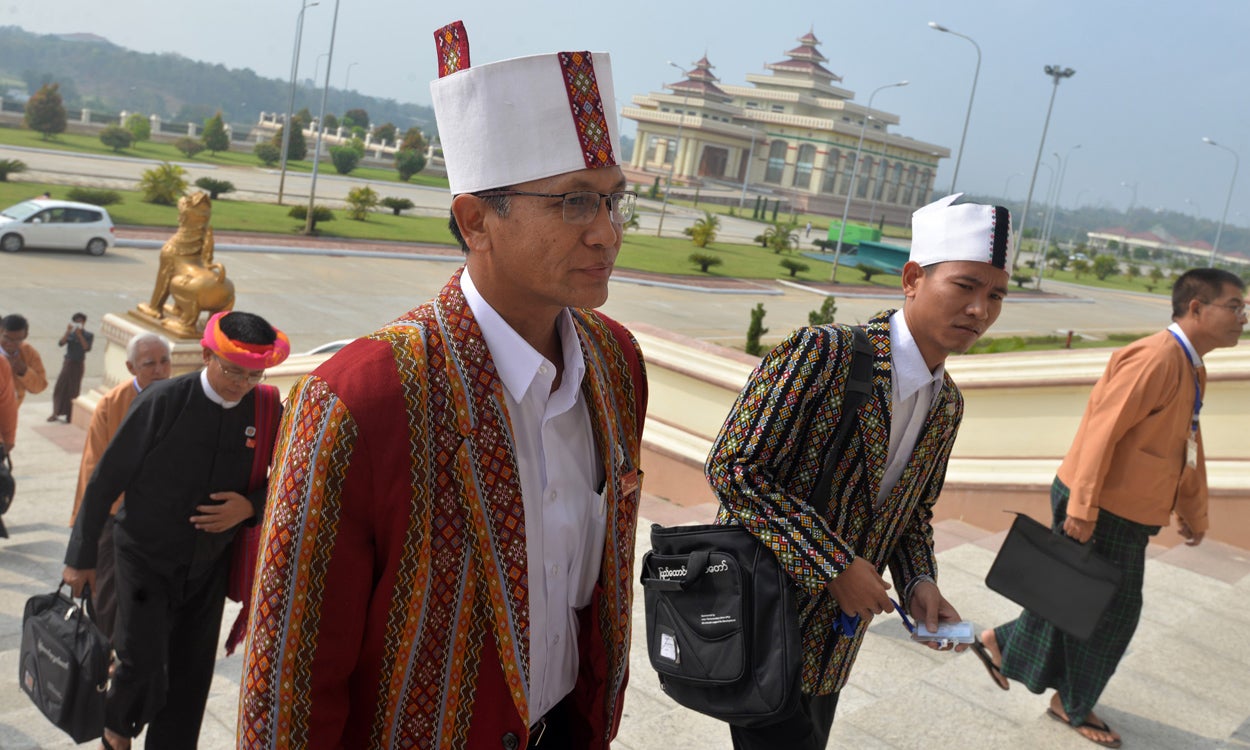 Htin Kyaw toma posesión como primer presidente democrático de Birmania Htin Kyaw toma posesión como primer presidente democrático de Birmania