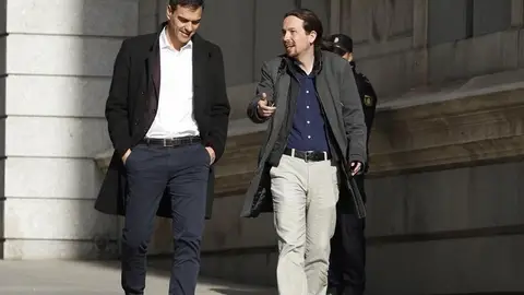 Pedro Sánchez y Pablo Iglesias a su llegada al Congreso Pedro Sánchez y Pablo Iglesias a su llegada al Congreso