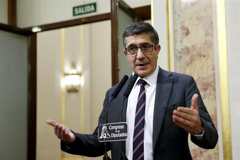 Patxi López ve "indecente" que el PP pida responsabilidades por Chaves y Griñán Patxi López ve "indecente" que el PP pida responsabilidades por Chaves y Griñán