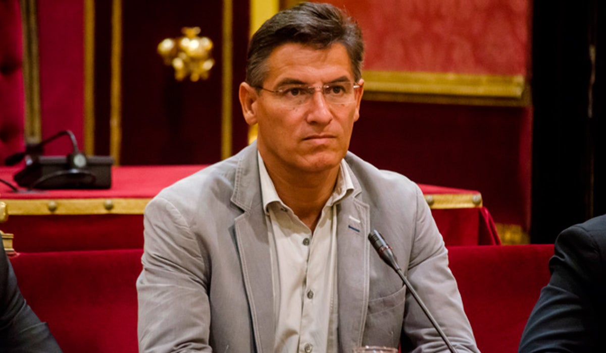 Detenido tras intentar agredir al alcalde de Granada Detenido tras intentar agredir al alcalde de Granada