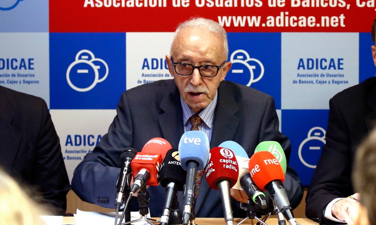 El presidente de Adicae acusa al Gobierno de haber permitido las extorsiones de Ausbanc El presidente de Adicae acusa al Gobierno de haber permitido las extorsiones de Ausbanc