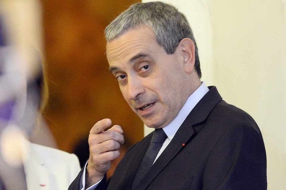 Corresponsales: El Vaticano logra que Francia retire a su embajador homosexual Corresponsales: El Vaticano logra que Francia retire a su embajador homosexual