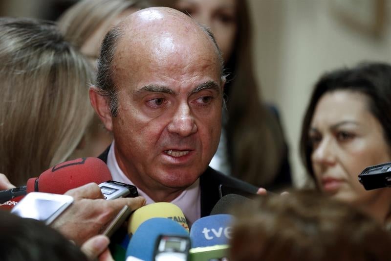 De Guindos asegura que un gobierno populista hará volver a España a la casilla de salida De Guindos asegura que un gobierno populista hará volver a España a la casilla de salida