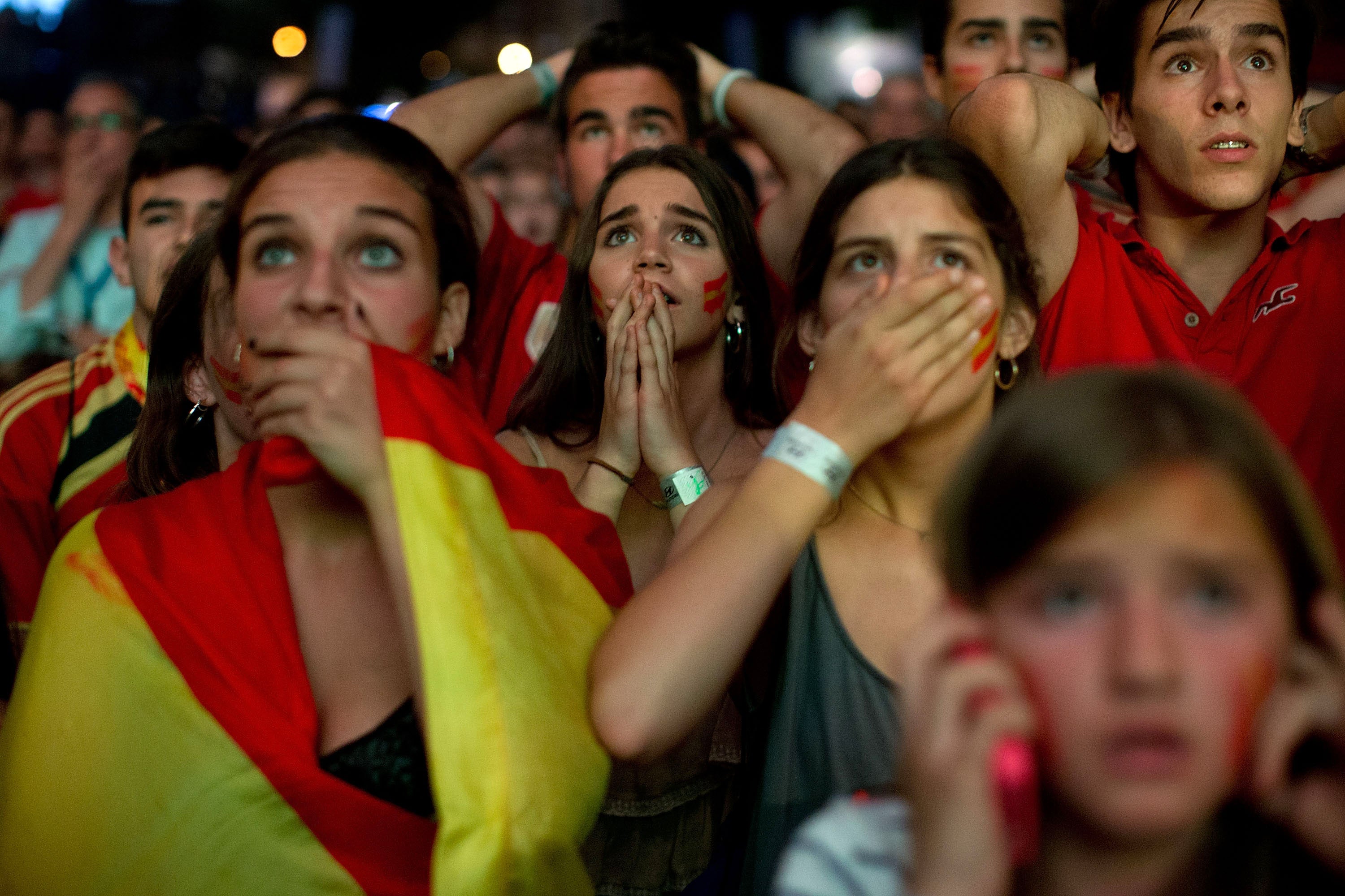 Tertulia: ¿Es correcta la decisión de Ada Colau de no permitir las pantallas para ver a la Selección? Tertulia: ¿Es correcta la decisión de Ada Colau de no permitir las pantallas para ver a la Selección?