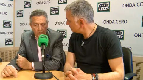 Fernando Schwartz y Juan Ram&oacute;n Lucas durante la &uacute;ltima pregunta de M&aacute;s de uno