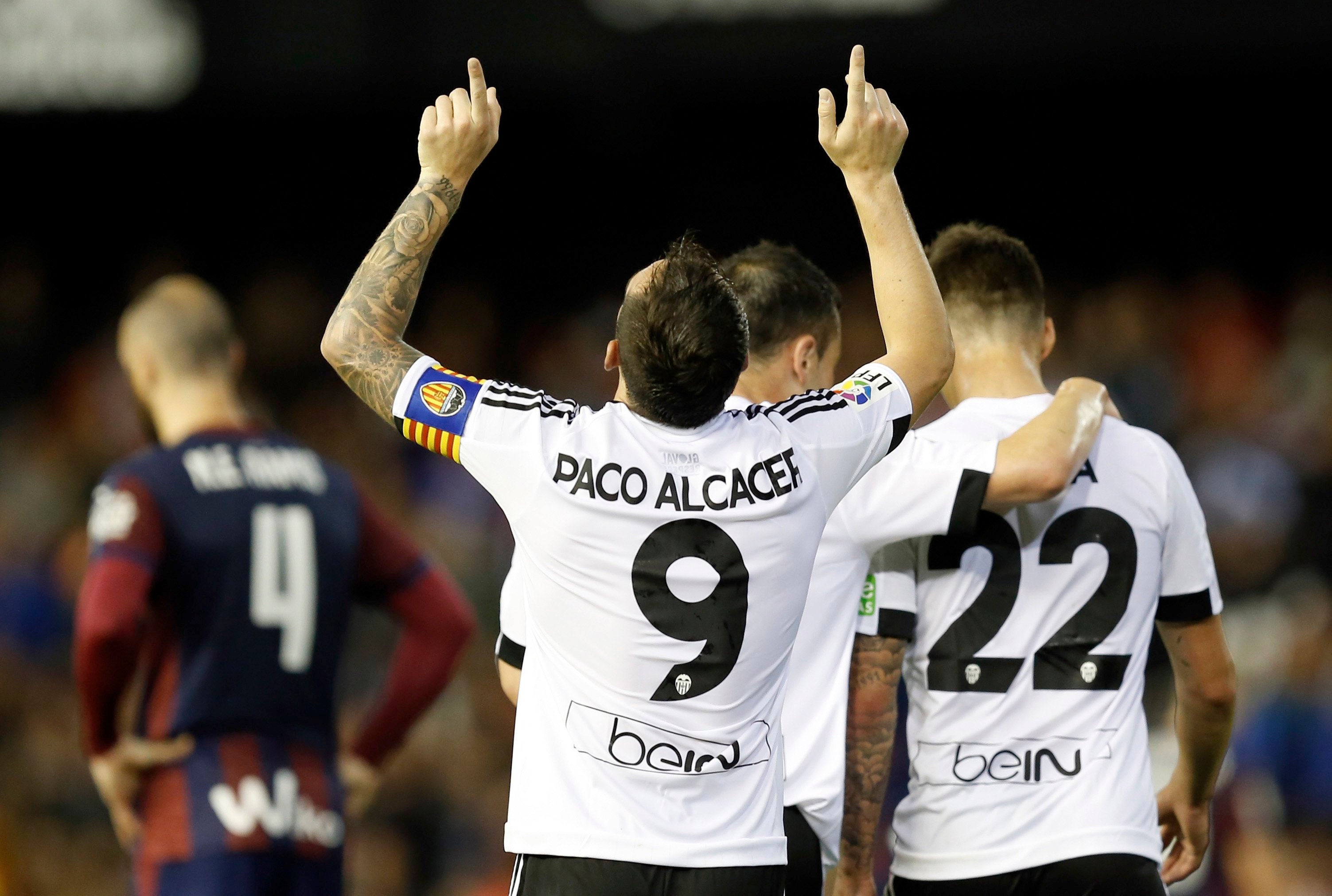 El 'nuevo' Valencia no da opción al Eibar con un Paco Alcácer estelar El 'nuevo' Valencia no da opción al Eibar con un Paco Alcácer estelar
