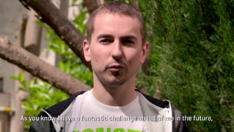 Jorge Lorenzo durante un comunicado