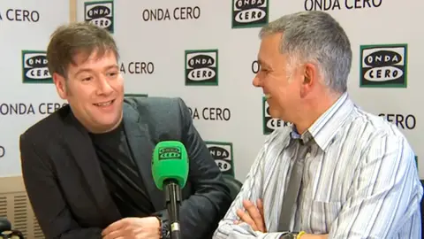 Carlos Latre con Juan Ramón Lucas Carlos Latre con Juan Ramón Lucas durante la última pregunta