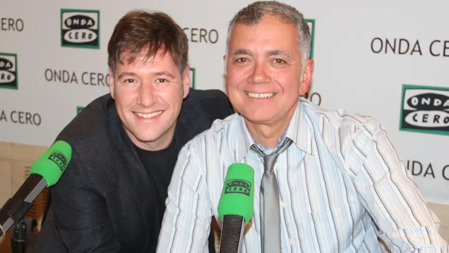 Carlos Latre con Juan Ramón Lucas Carlos Latre con Juan Ramón Lucas en los estudios de Onda Cero