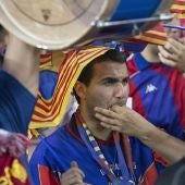 Un aficionado silba mientras suena el himno español en la pasada final de Copa del Rey