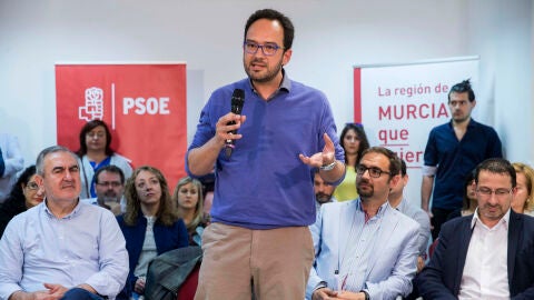 Antonio Hernando en un acto de partido en Lorca