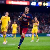 Luis Suárez celebra un gol ante el Sporting