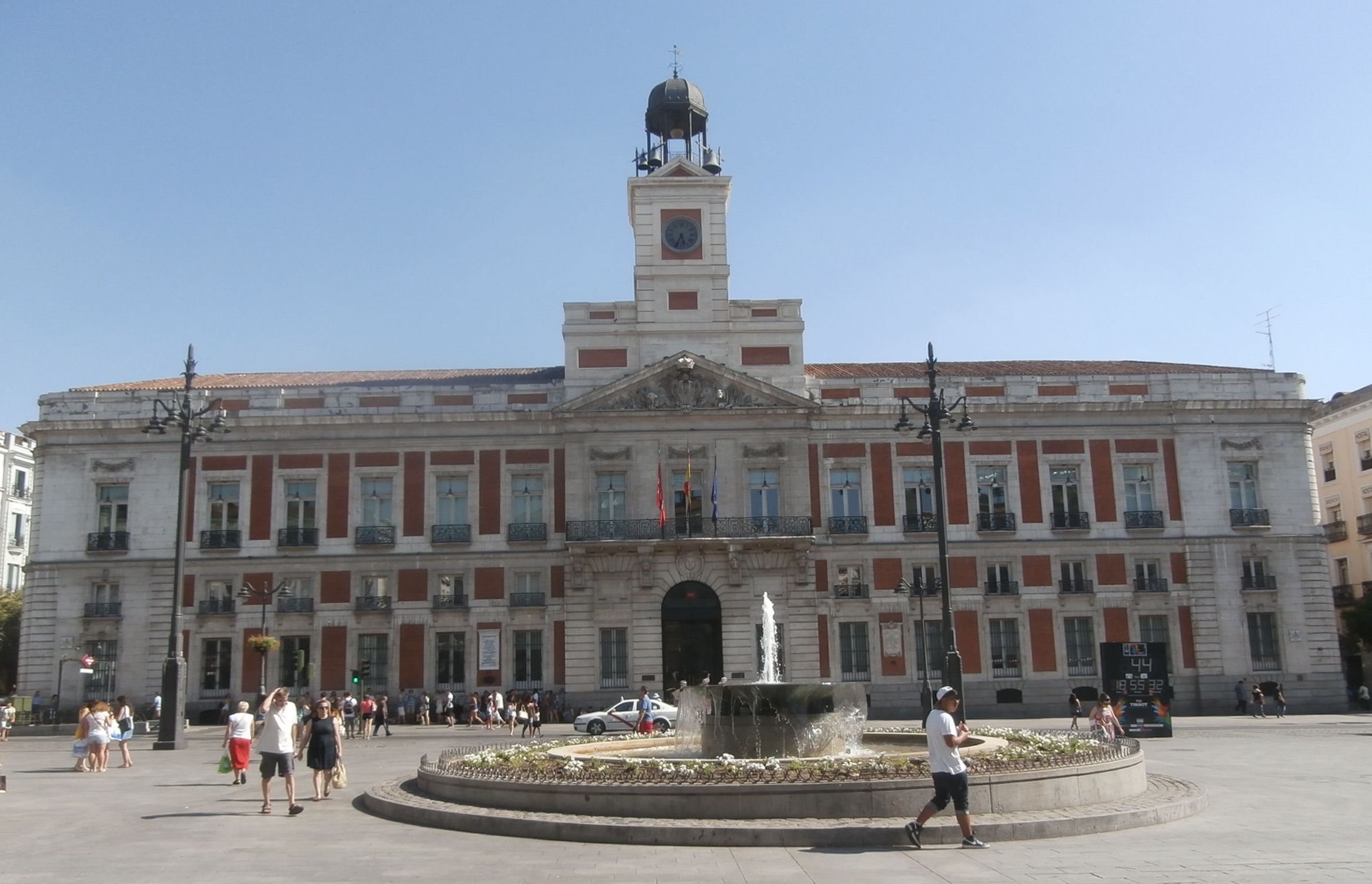 Brutal agresión homófoba a dos jóvenes en la Puerta del Sol Brutal agresión homófoba a dos jóvenes en la Puerta del Sol