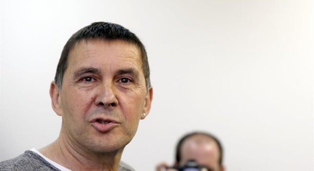 Otegi defiende "reactivar el pulso independentista" y poner sobre la mesa "el conflicto político" Otegi defiende "reactivar el pulso independentista" y poner sobre la mesa "el conflicto político"
